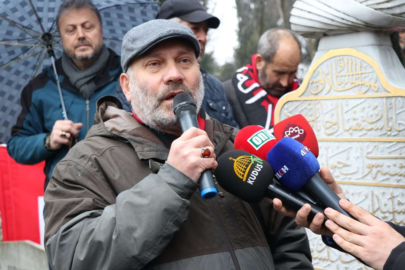 Metin Yüksel şehadetinin 43'üncü yıl dönümünde mezarı başında anıldı Metin Yüksel şehadetinin 43'üncü yıl dönümünde mezarı başında anıldı